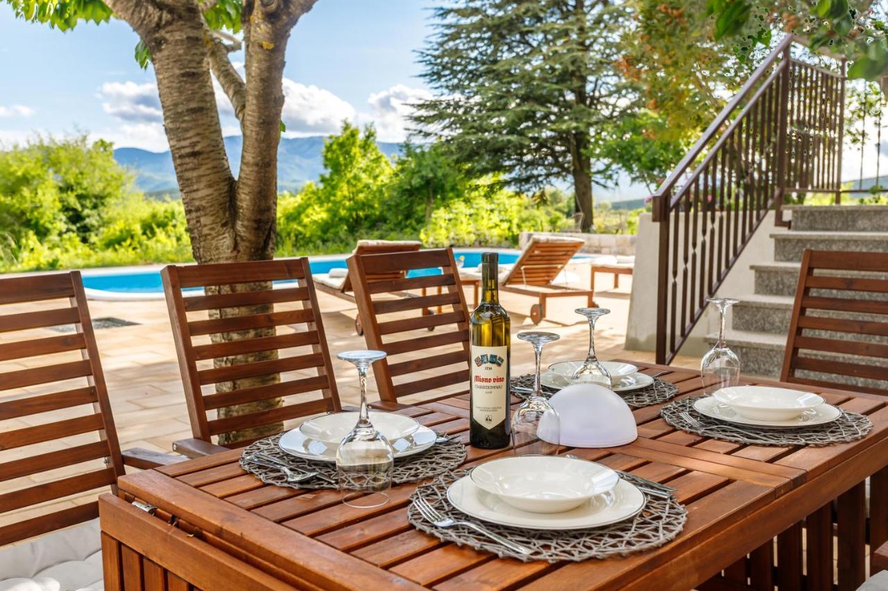 Casa Di Oliva-House With Heated Pool & Jacuzzi In Trilj, Croatia别墅 外观 照片