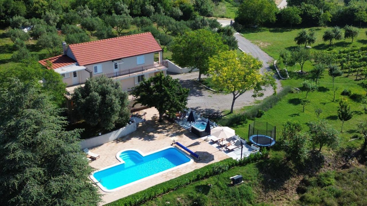Casa Di Oliva-House With Heated Pool & Jacuzzi In Trilj, Croatia别墅 外观 照片